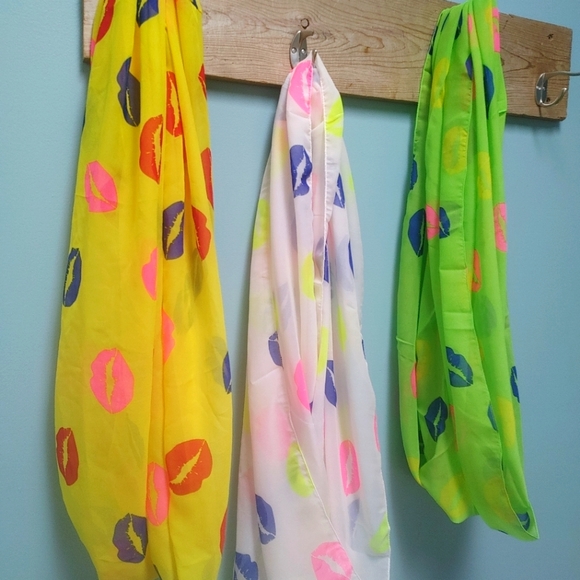 Eternity scarves - Picture 1 of 5